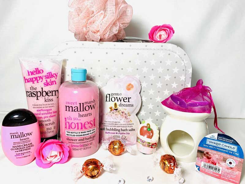Personalised Pamper Hamper Dove Treaclemoon Bomb Cosmetics - Image 2